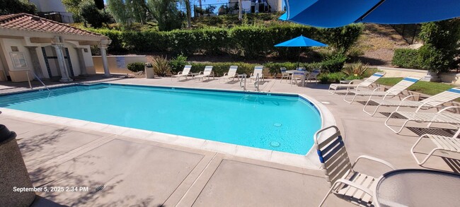 Building Photo - Convenient location in Scripps Ranch