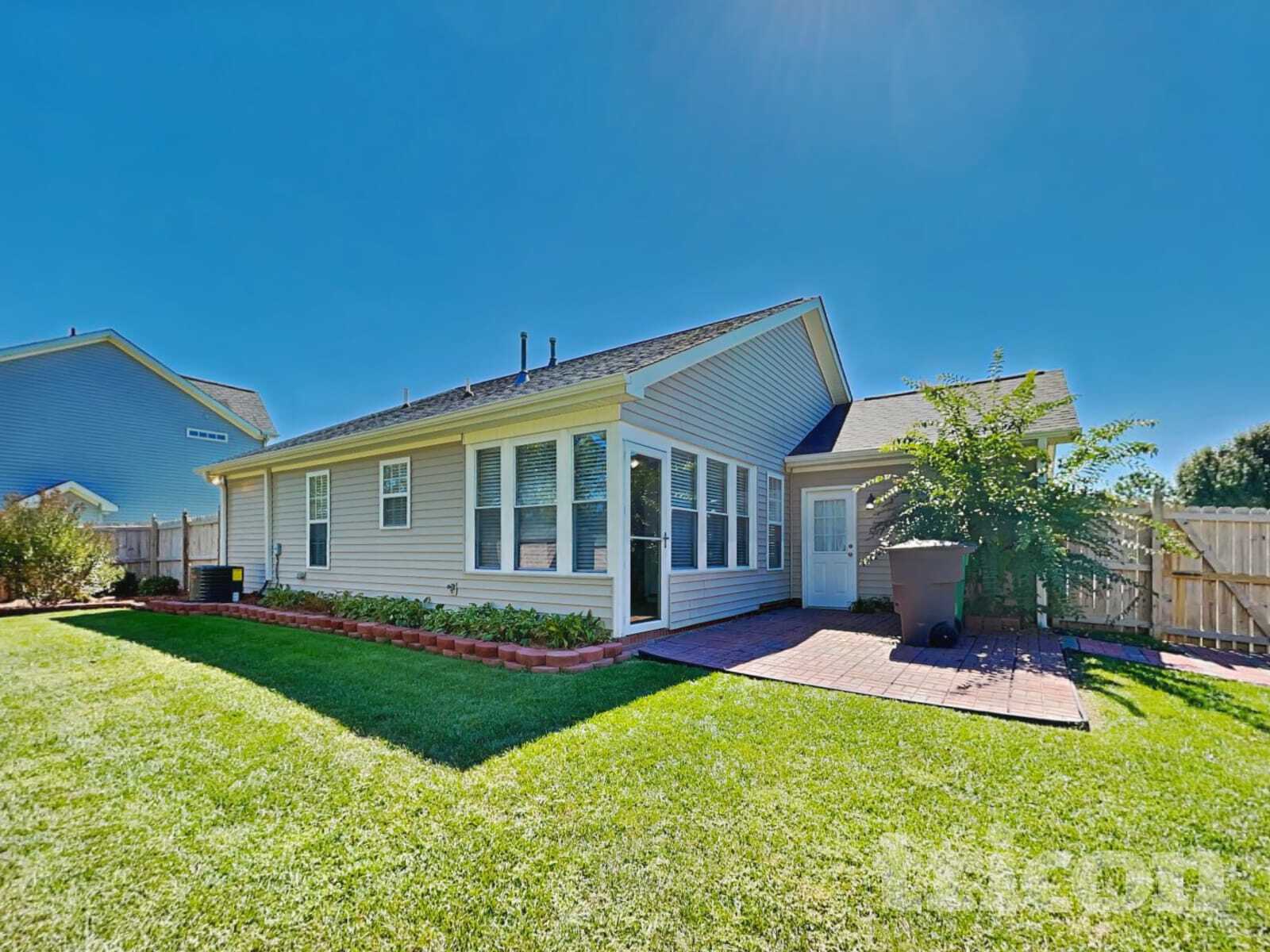 Building Photo - 3929 Garden Creek Dr