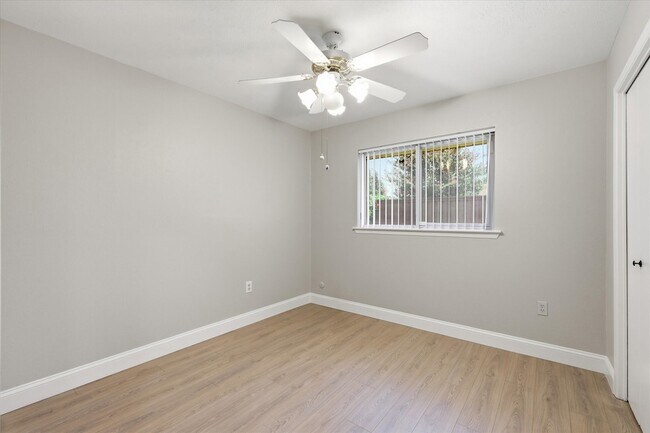 Building Photo - 2132 Bordeaux Dr