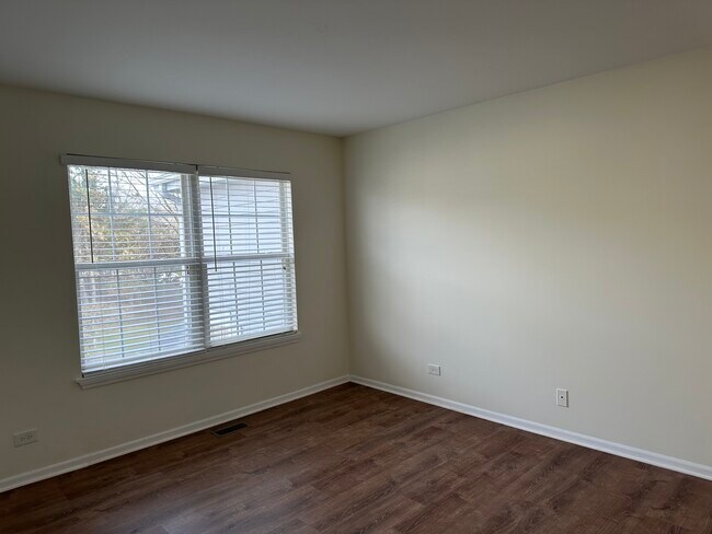 Building Photo - 1361 Orleans Dr