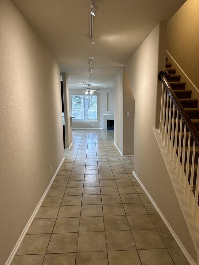 Building Photo - 2616 Gallant Fox Dr