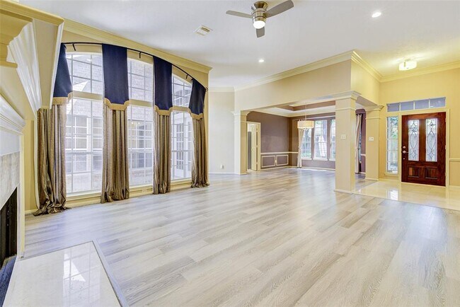 Building Photo - 16606 Shadow Path Dr