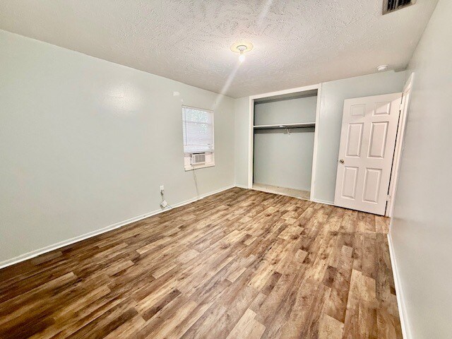 Building Photo - 240 E Howry Ave