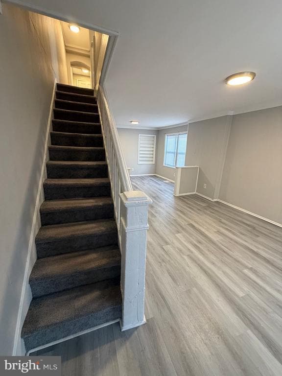 Building Photo - 1700 W 11th St