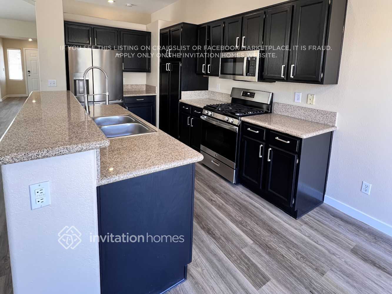 Building Photo - 2204 Maple Shade St