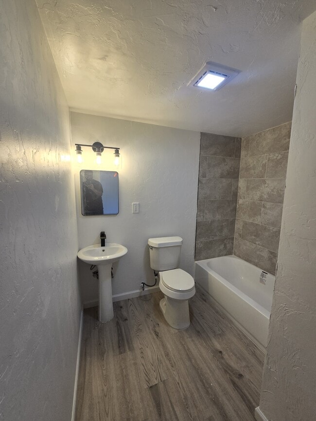 Building Photo - 3128 NW 33rd St