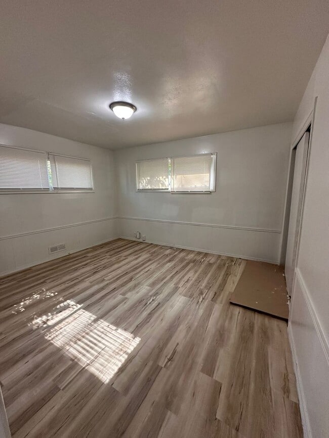 Building Photo - 3 bedroom 1 Bath