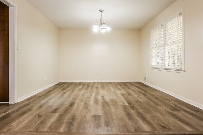 Building Photo - 832 Lost Creek Cir