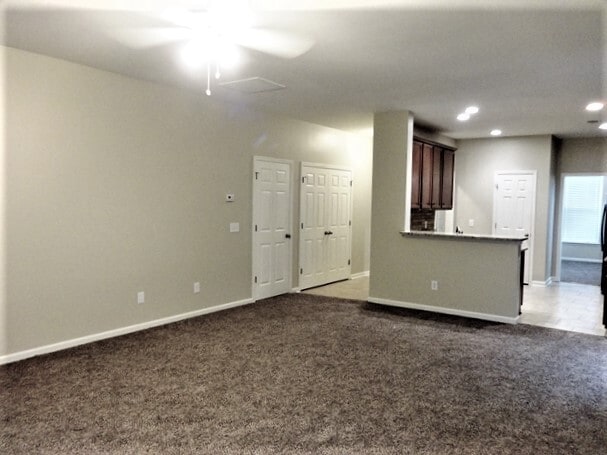 Building Photo - 245 Old Savannah Dr