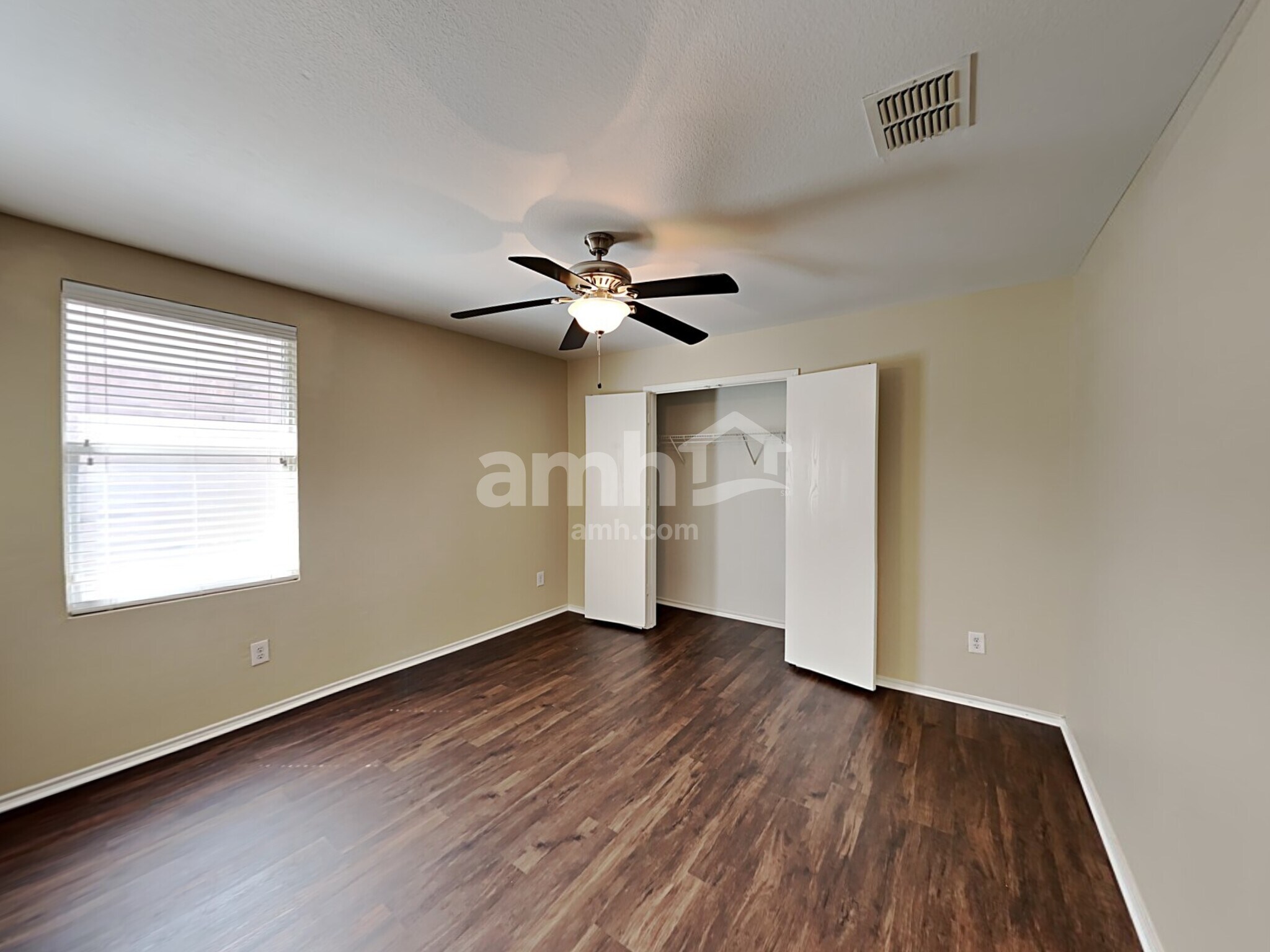 Building Photo - 1021 Bumble Bee Dr