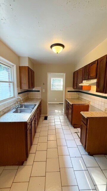 Building Photo - EAST - 3 BEDROOM/1.5 BATH RANCH HOME AVAILABLE NOW!
