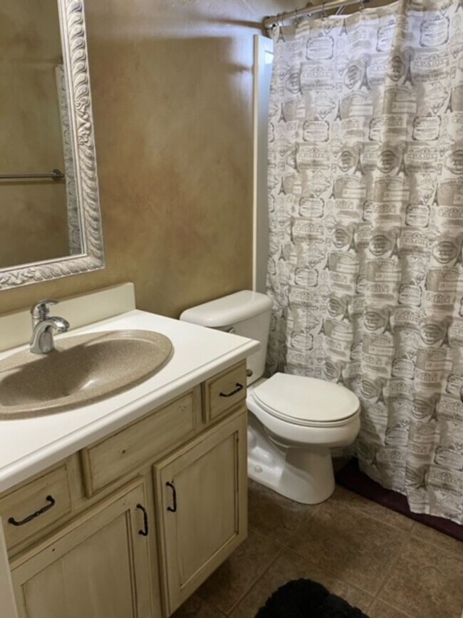 Building Photo - Payson Home
