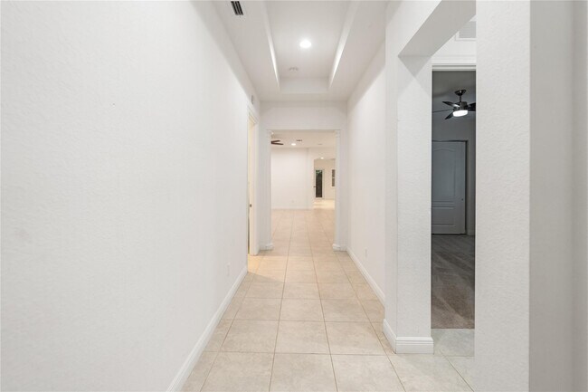 Building Photo - 9741 S Miralago Way