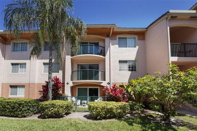 Building Photo - 2125 SE 10th Ave