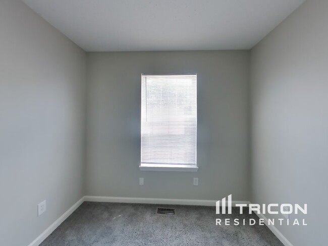 Building Photo - 8130 Grove Berry Dr