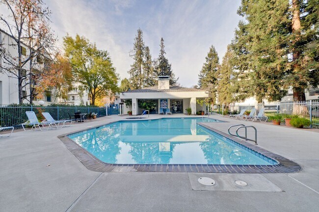 Building Photo - Cozy 1 Bed, 1 Bath Condo