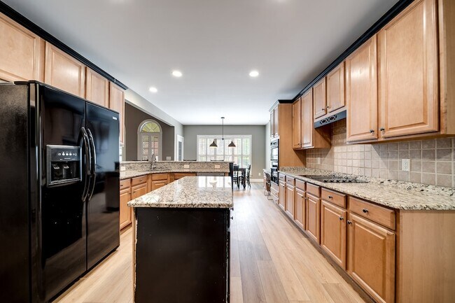 Building Photo - 9813 Albemarle Ln