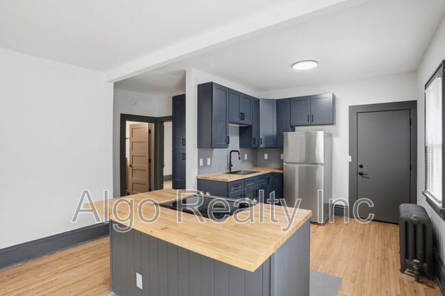 Building Photo - 3433 Portland Ave