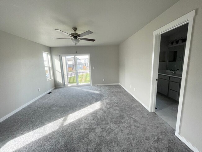 Building Photo - NEWER CONSTRUCTION 4 BEDROOM HOME LOCATED in the NOOK at Shilo Ranch