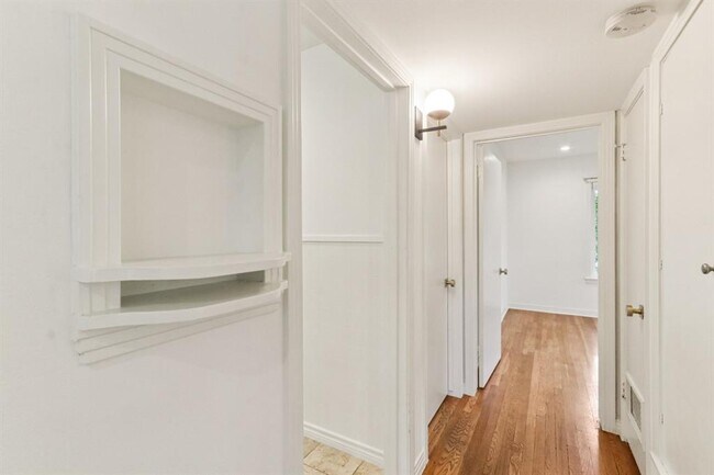Building Photo - 1303 Morrow St