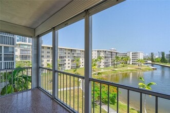 Building Photo - 2851 Leonard Dr
