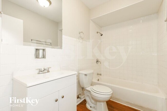 Building Photo - 1237 Balmoral Ave