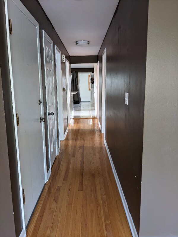 Building Photo - 16W631 56th St