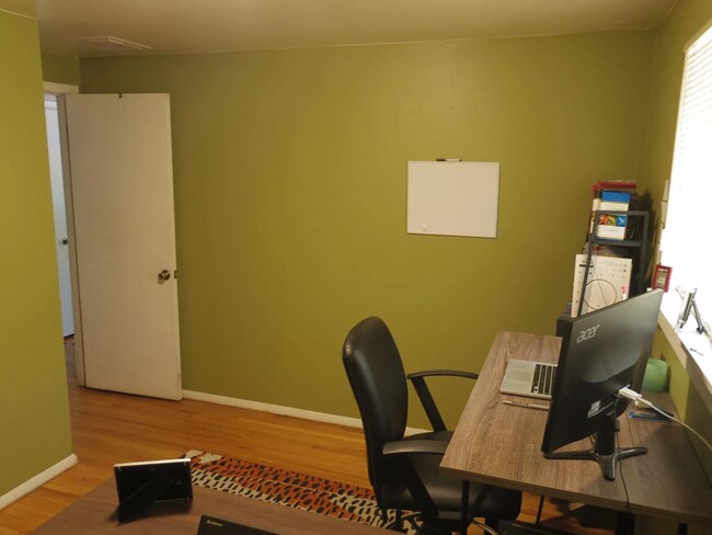 upstairs bedroom 1 - 4038 Kalamath St