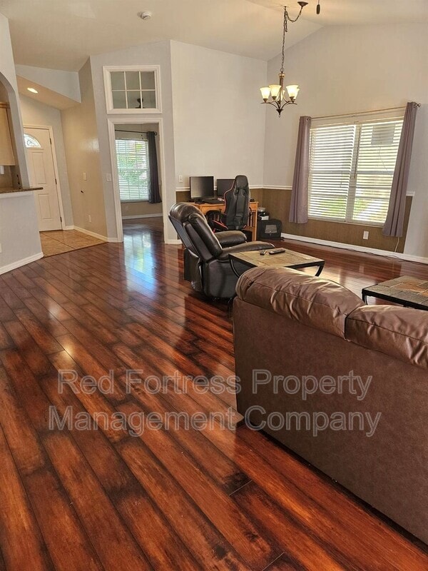 Building Photo - 12290 Eagle Pointe Cir