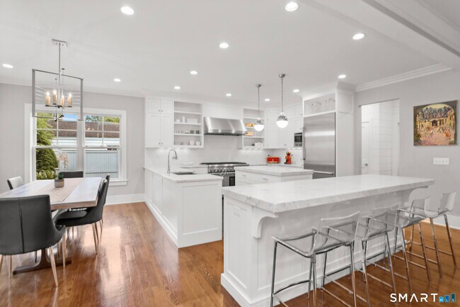 Building Photo - 26 Long Lots Ln