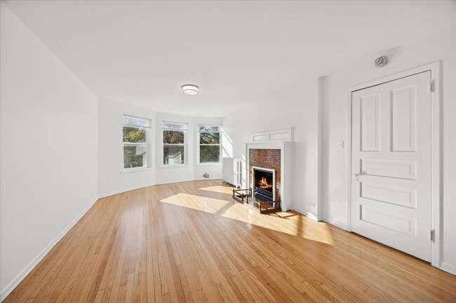 Building Photo - 3 E Quincy St