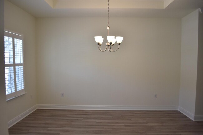 Building Photo - 173 Picnic Pl