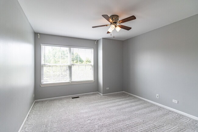 Building Photo - 403 Shadow Creek Dr