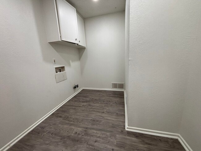 Building Photo - 4518 77th St