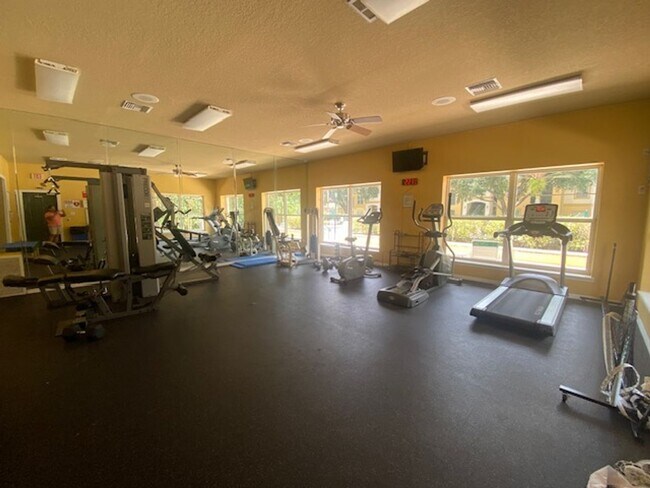 Building Photo - 1 bedroom 1 bathroom condo