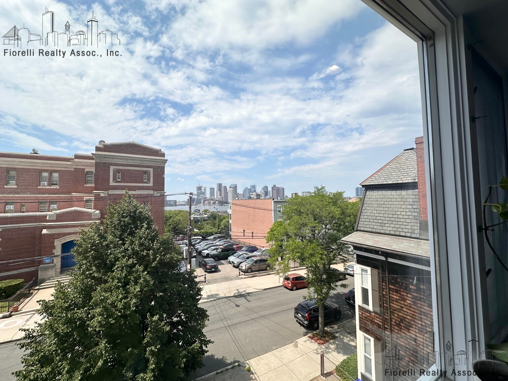 Building Photo - 166 Webster St