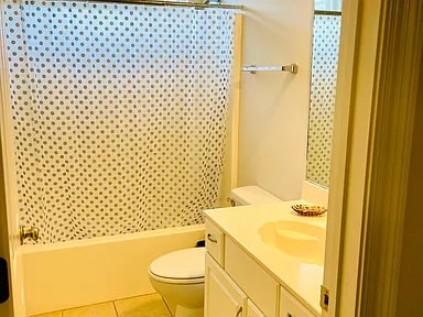 Building Photo - 1501 Harwich Dr