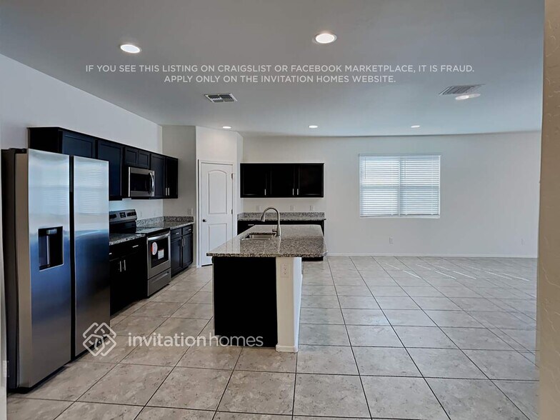 Building Photo - 36822 W Maddaloni Ave