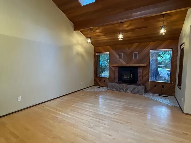Building Photo - 3-bedroom Nature Retreat Near Lake Whatcom in a Park-Like Setting