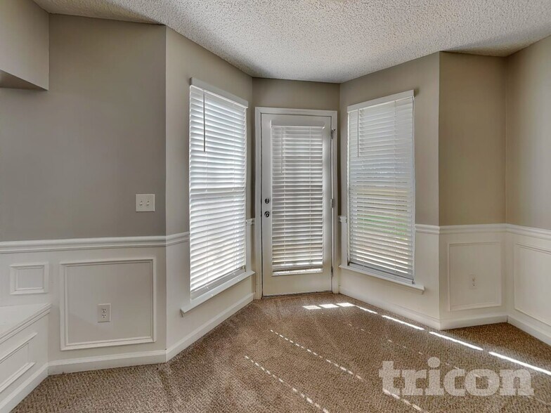 Building Photo - 111 Darbys Run Way