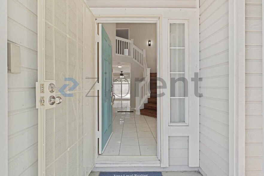 Building Photo - Unit