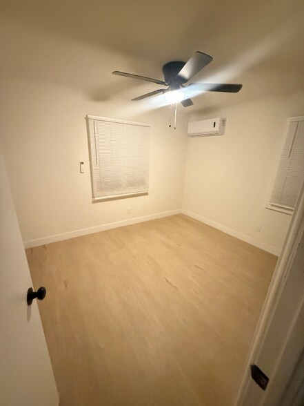 Primary Photo - 2077 Belle St