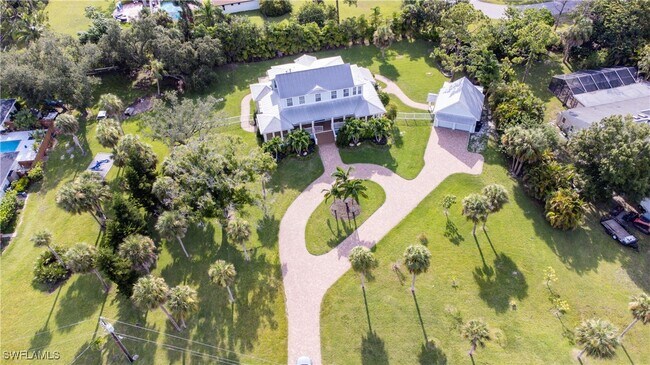 Building Photo - 7252 Lake Dr