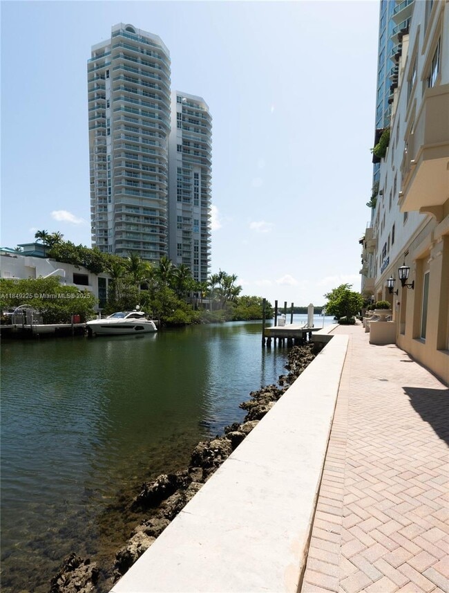 Primary Photo - 150 Sunny Isles Blvd