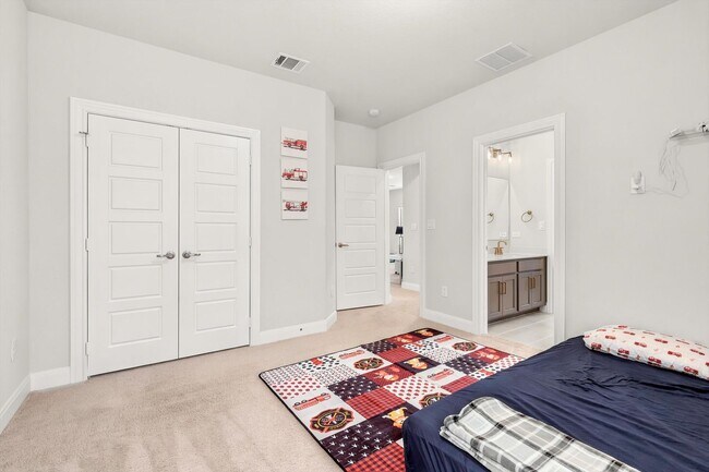 Building Photo - Elegant Living with Space to Spare | 4 Bed • 3.5 Bath