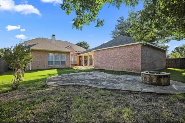 Building Photo - 719 Bryson Way