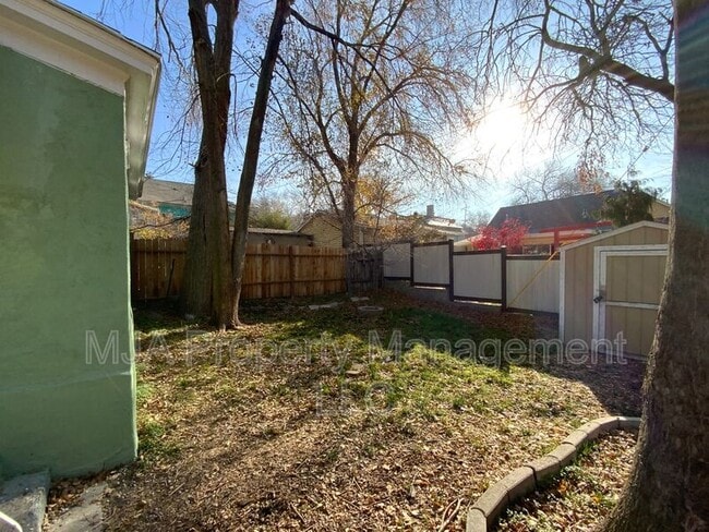 Building Photo - 217 Reed Ave N