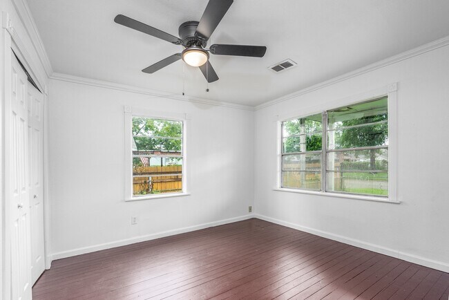 Building Photo - 3419 Elser St