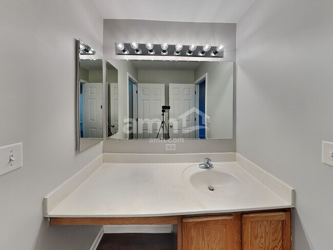 Building Photo - 2766 Middleton Ct