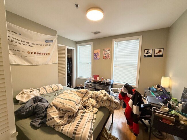 Building Photo - B-Line/ Packard's Corner 4-Bed/2 Bath